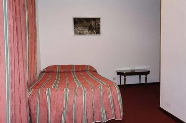 Hostal La Numantina Logroño Zewnętrze zdjęcie